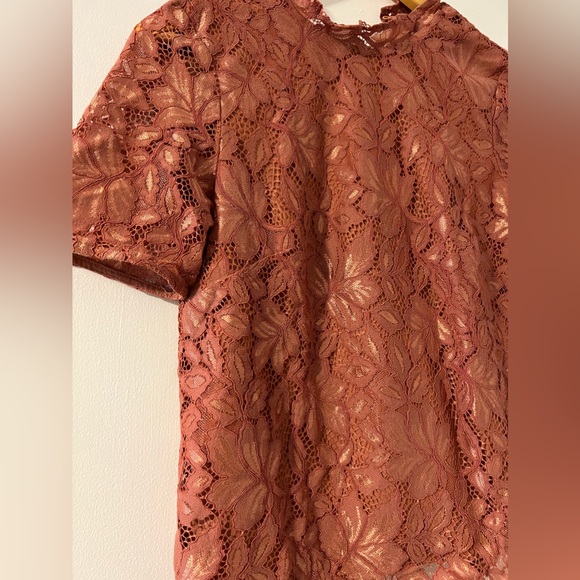 Classy Top - Picture 3 of 3